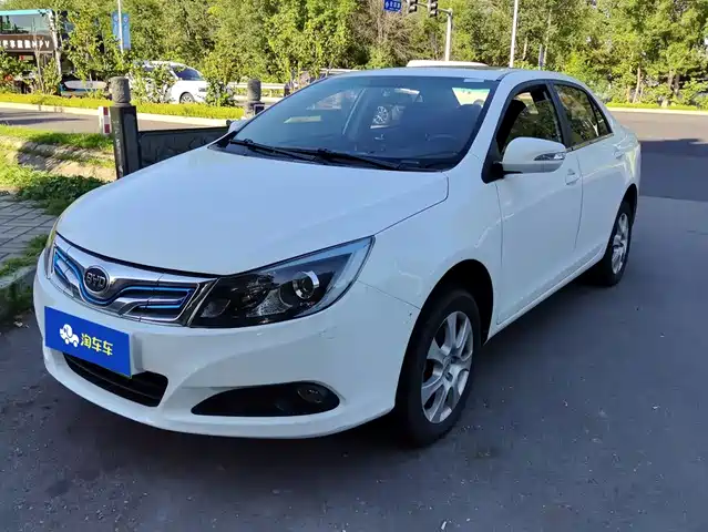 BYD E5