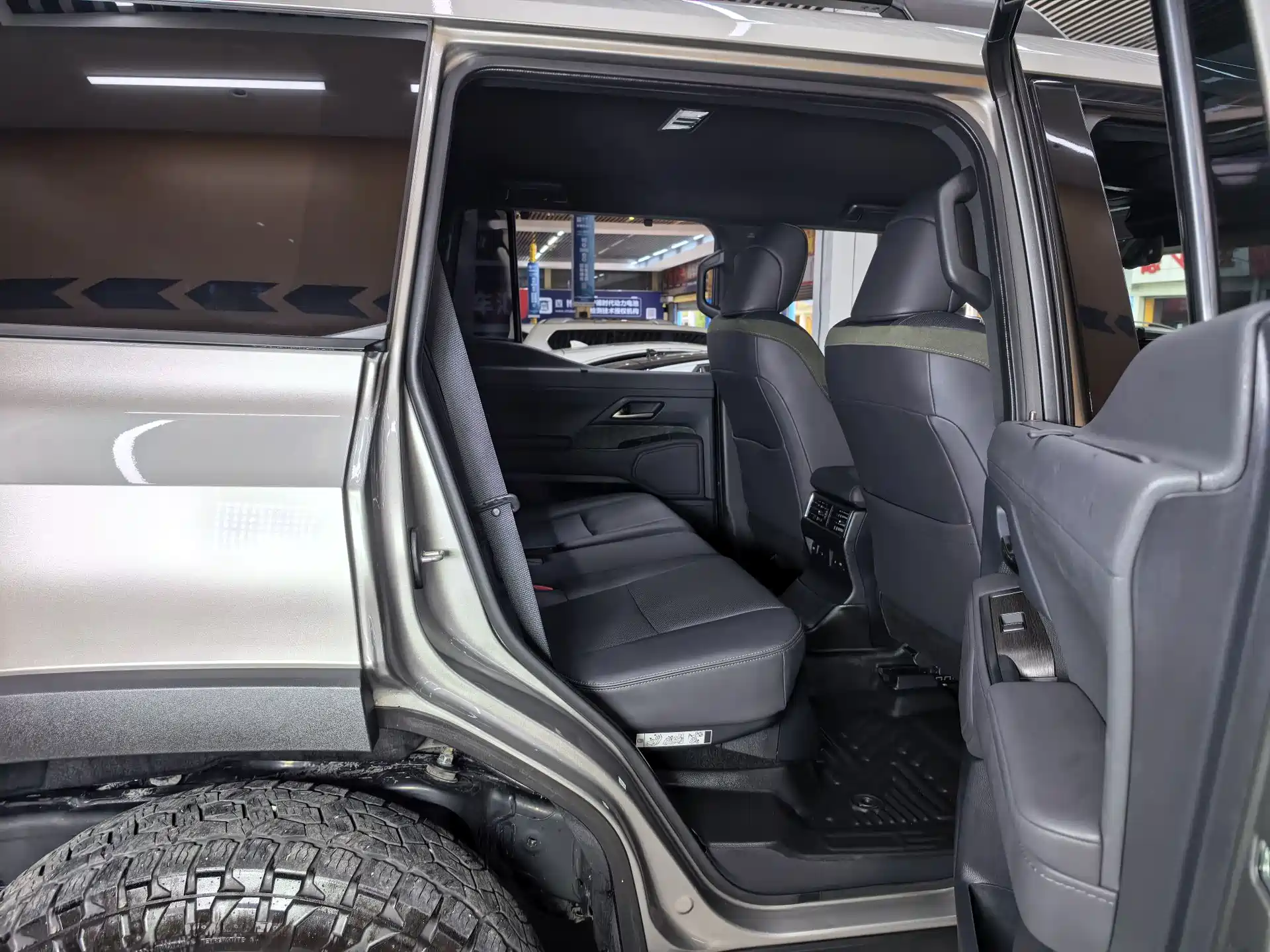 Фото 15 - Lexus GX