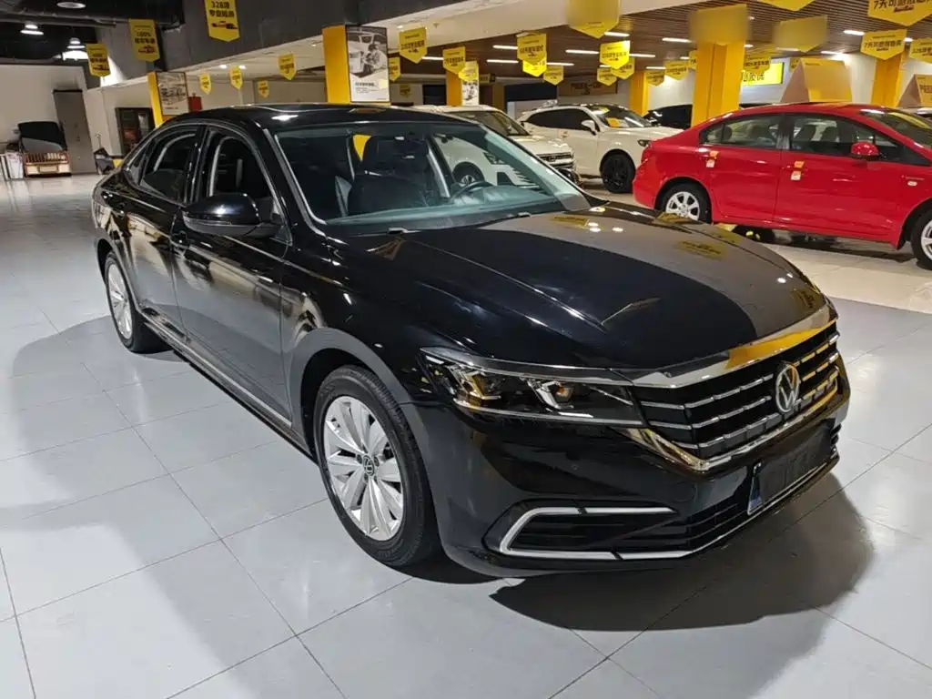 Фото 4 - Volkswagen Passat