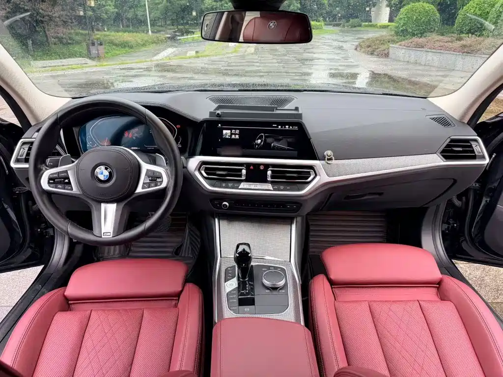 Photo 10 - BMW 3 Series