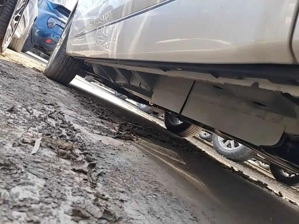 Фото 22 - Cadillac XT6