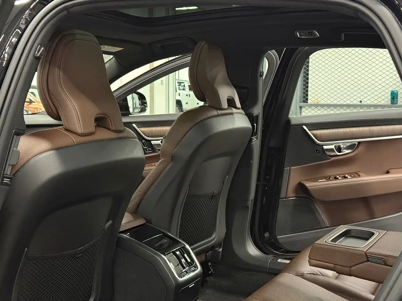 VOLVO S90