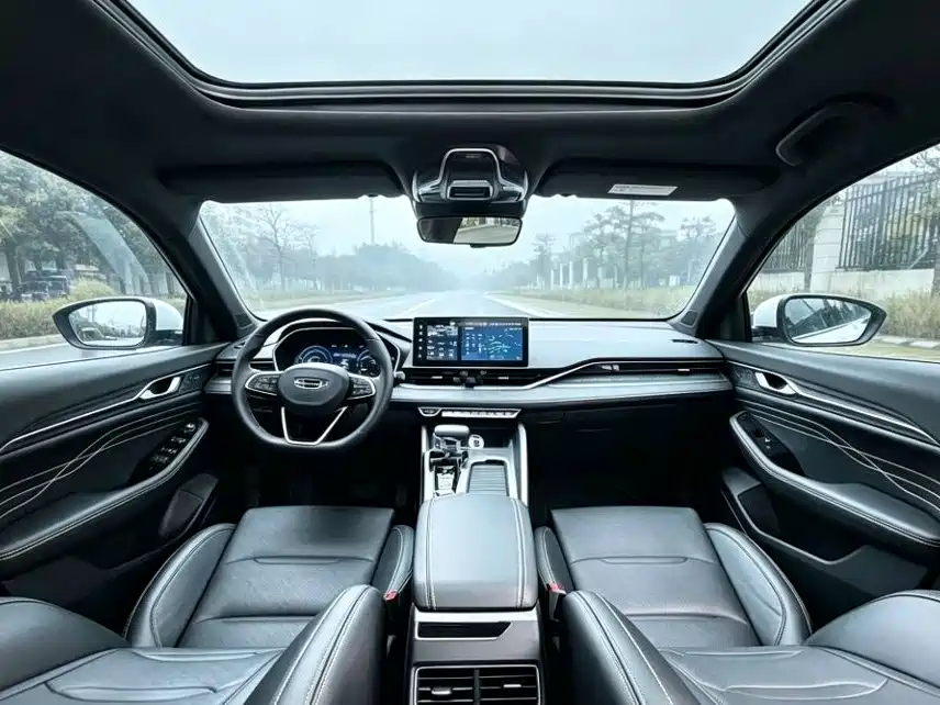 Фото 4 - Geely Preface