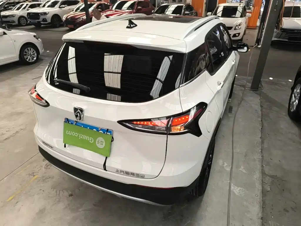 Baojun 510 2019 2019 1.5L CVT Superior Edition China VI
