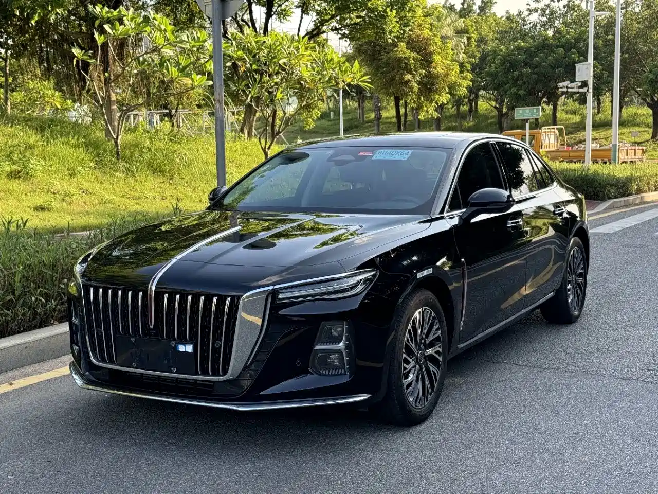 صورة 1 - Hongqi H5