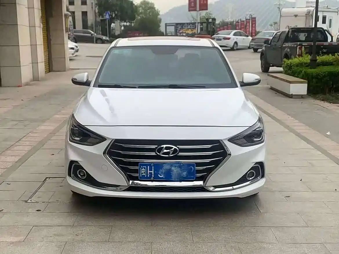 Hyundai Elantra 2017 1.6L Automatic Joy Value GLS фото 2