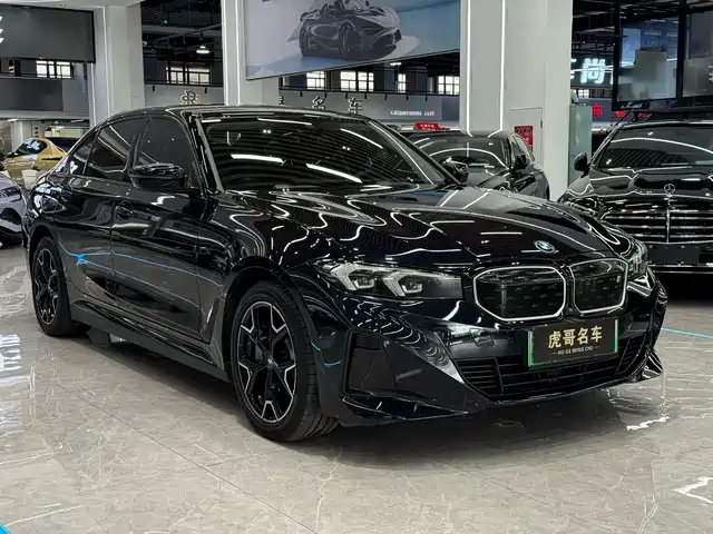 BMW i3 2023 eDrive 40 L Shadow Night Sport Package — фото 3