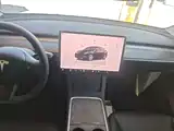 Photo 13 - Tesla Model Y