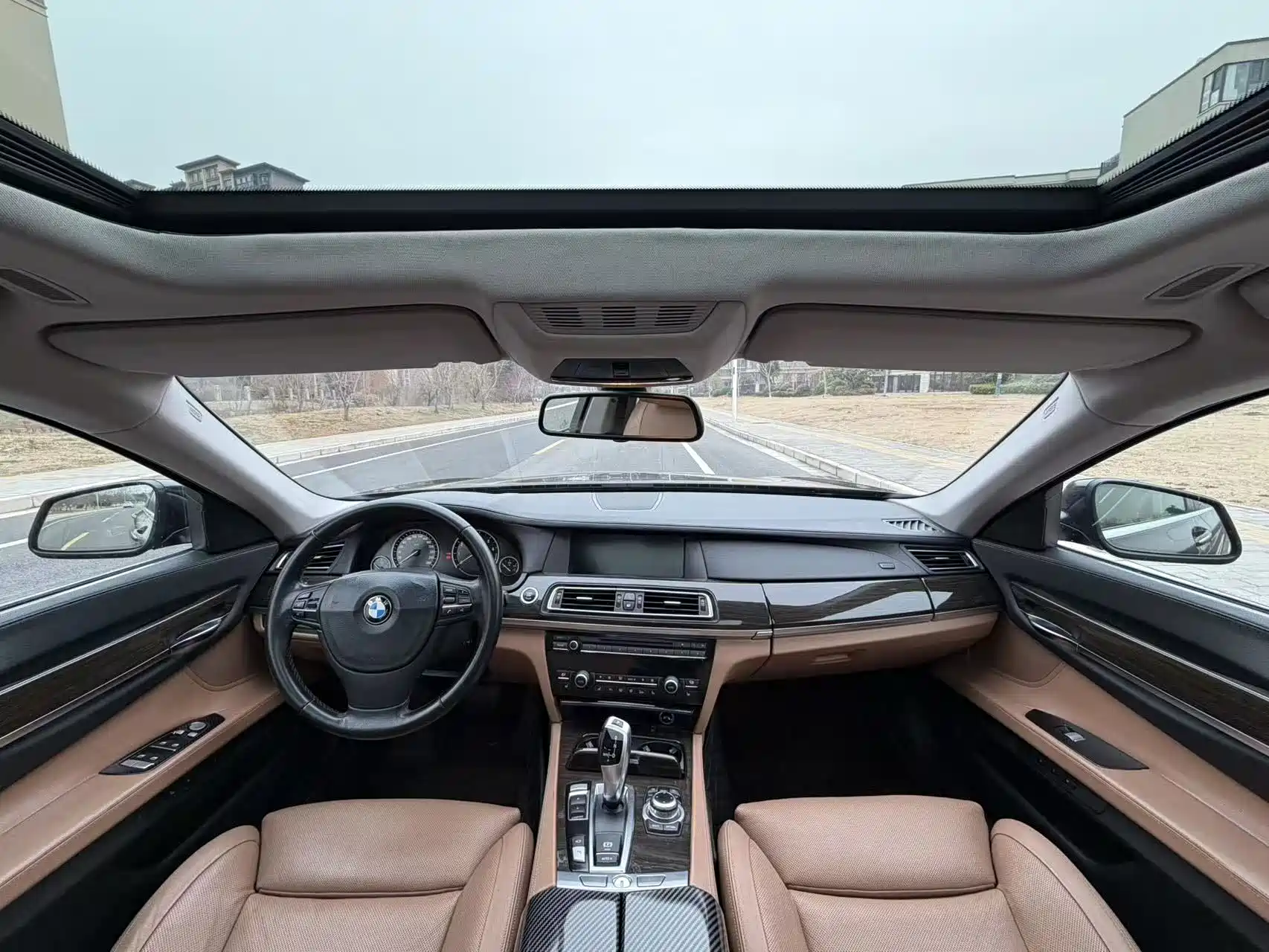 Фото 13 - BMW 7 Series