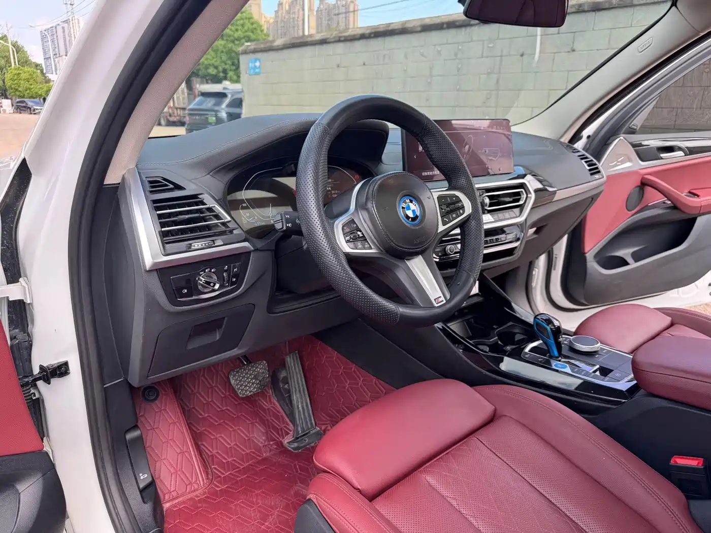 BMW iX3 2022 Leading Edition фото 4