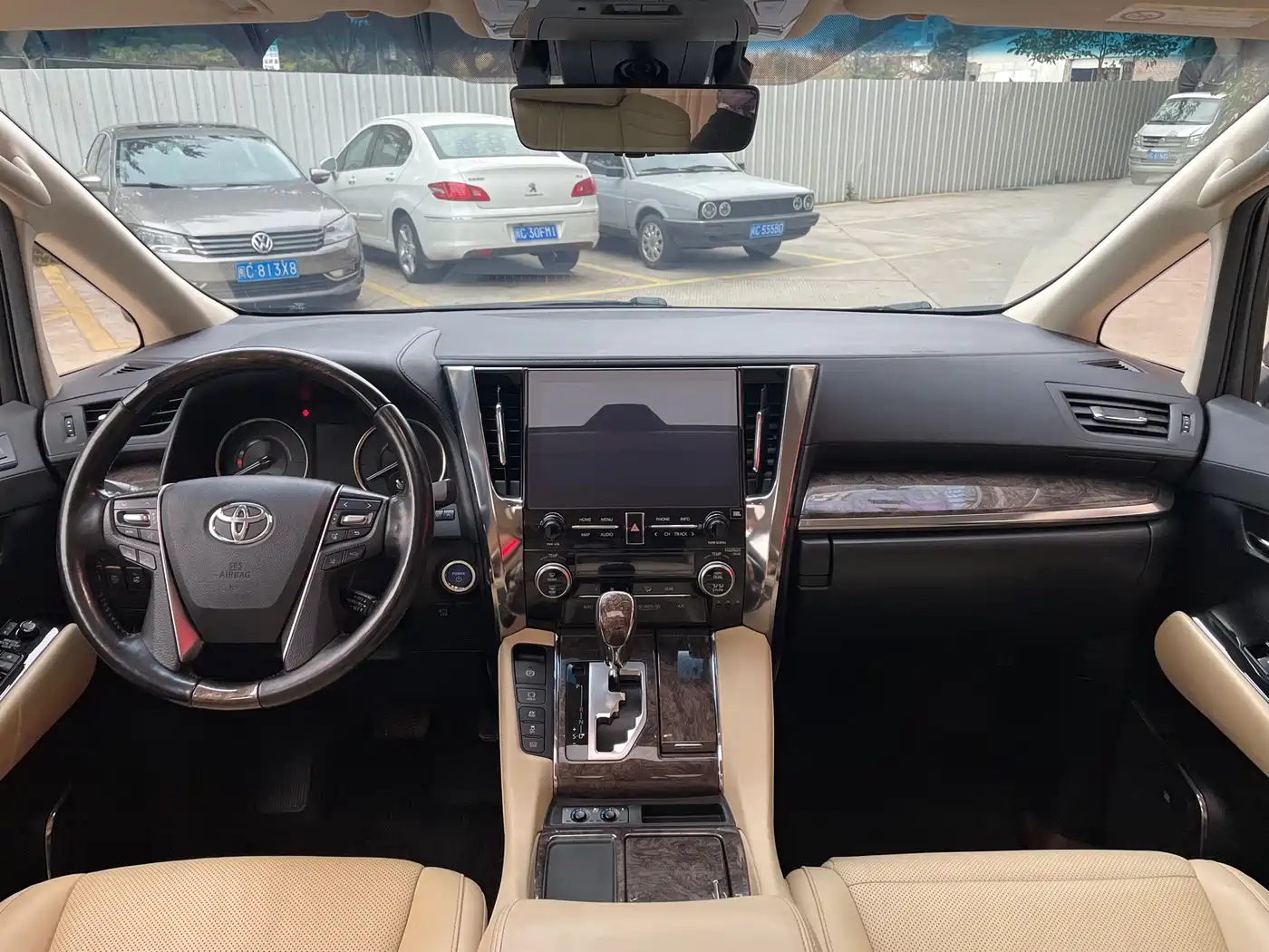 Toyota Alphard 2021 Hybrid 2.5L Premium фото 7