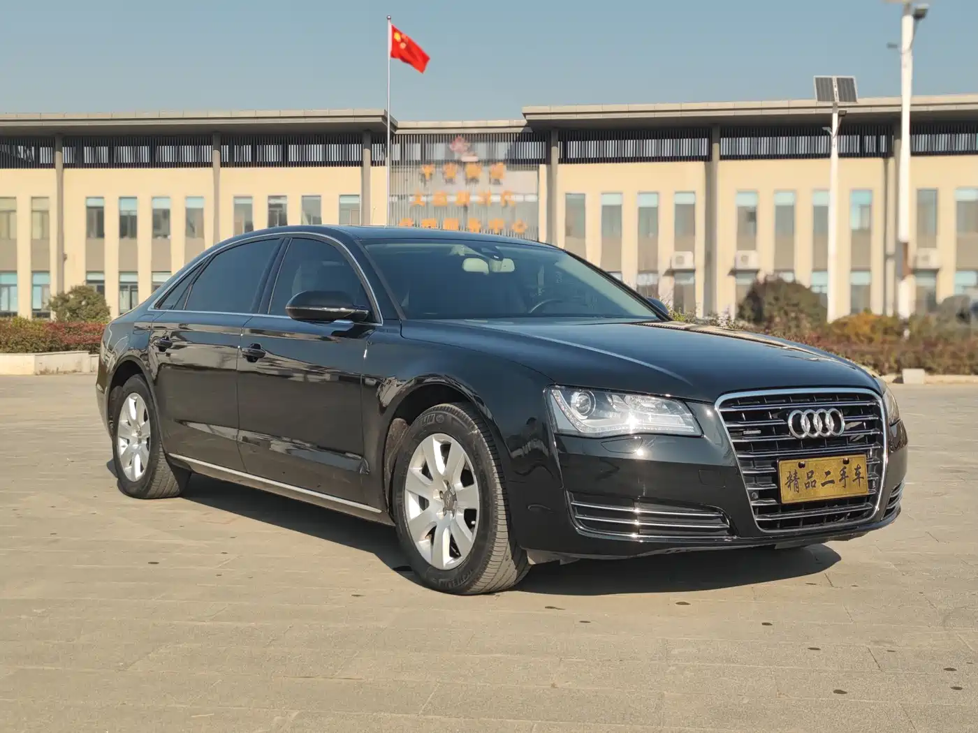 Audi A8 2012 A8L 45 TFSI quattro Luxury фото 3