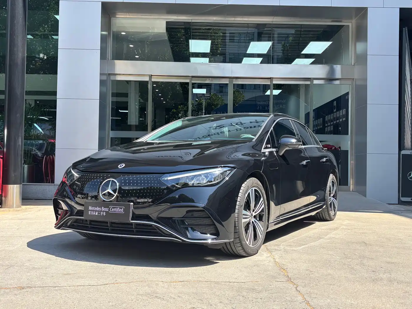 Mercedes-Benz EQE 2025 Model 500 4MATIC Luxury Edition