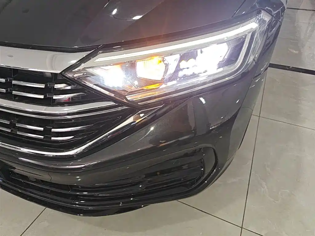 Volkswagen Sagitar 2025 Model Second Facelift 300TSI DSG Transcend Edition фото 24