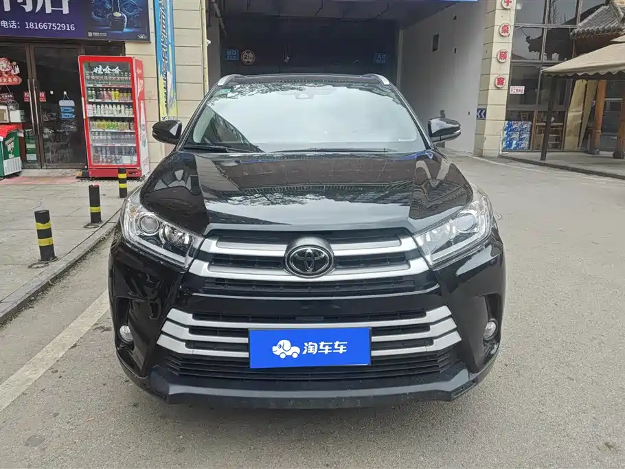 TOYOTA HIGHLANDER