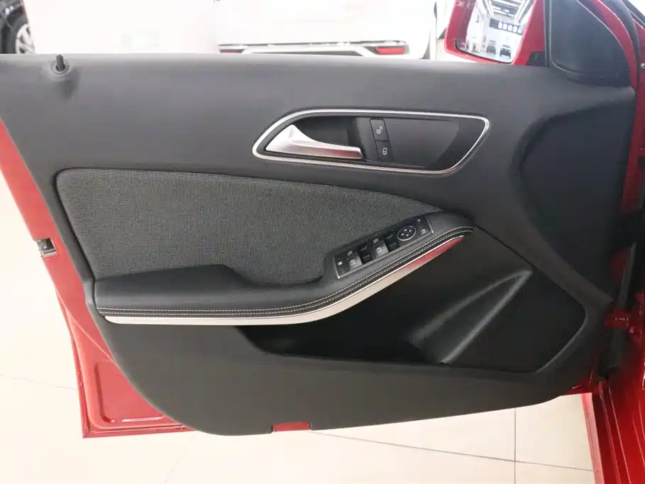 Mercedes-Benz A-Class (Import) 2016 A 180 фото 11