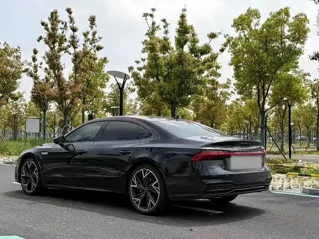 Audi A7L 2024 45TFSI S-line Dream Edition Crystal Package фото 8