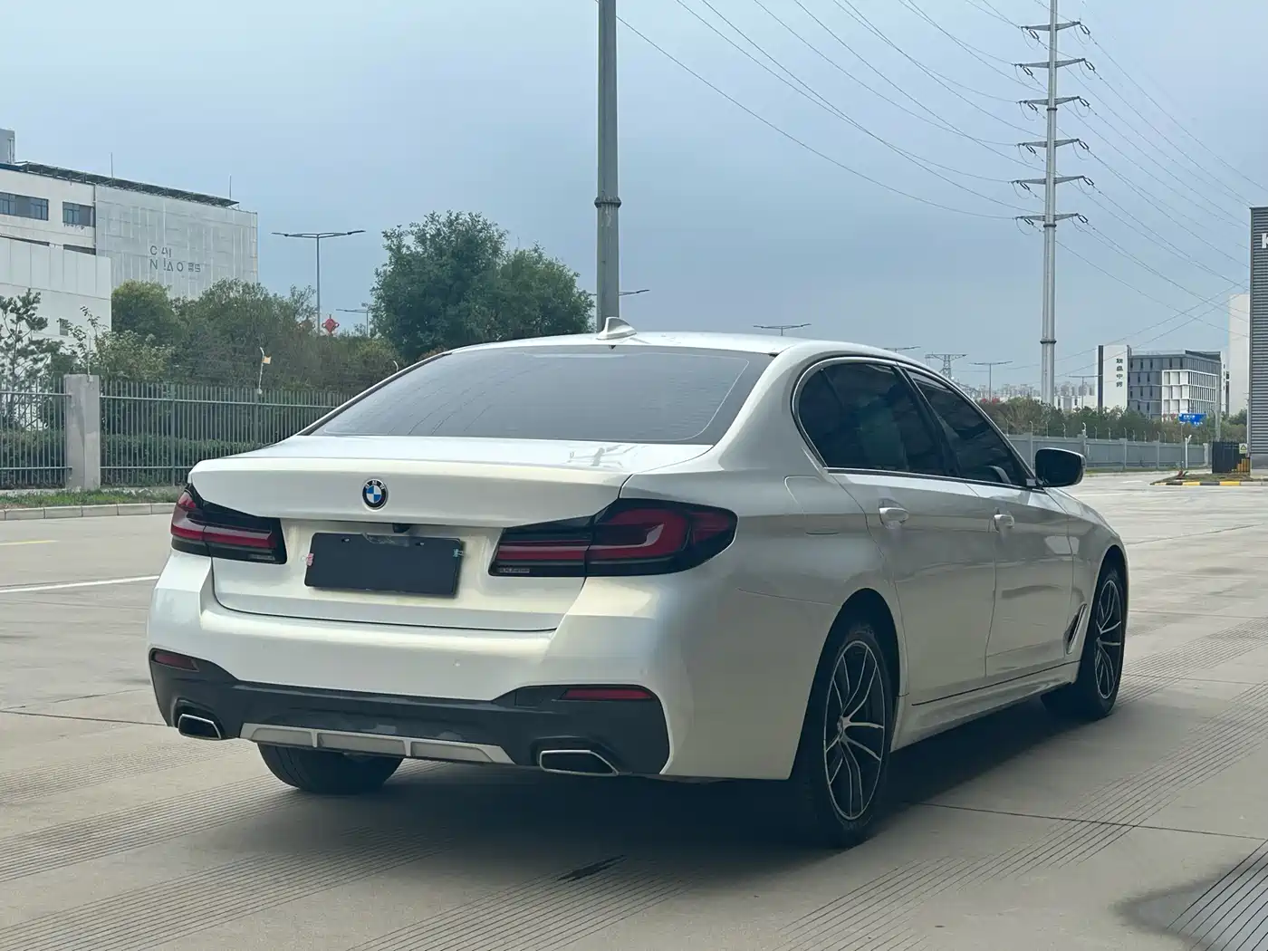 BMW 5 Series 2022 525Li M Sport Package фото 14