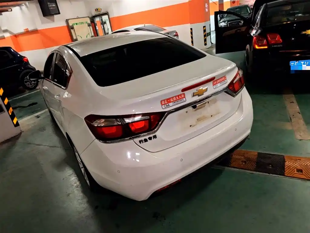Chevrolet Cruze 2016 1.5L Manual Elite Edition фото 9