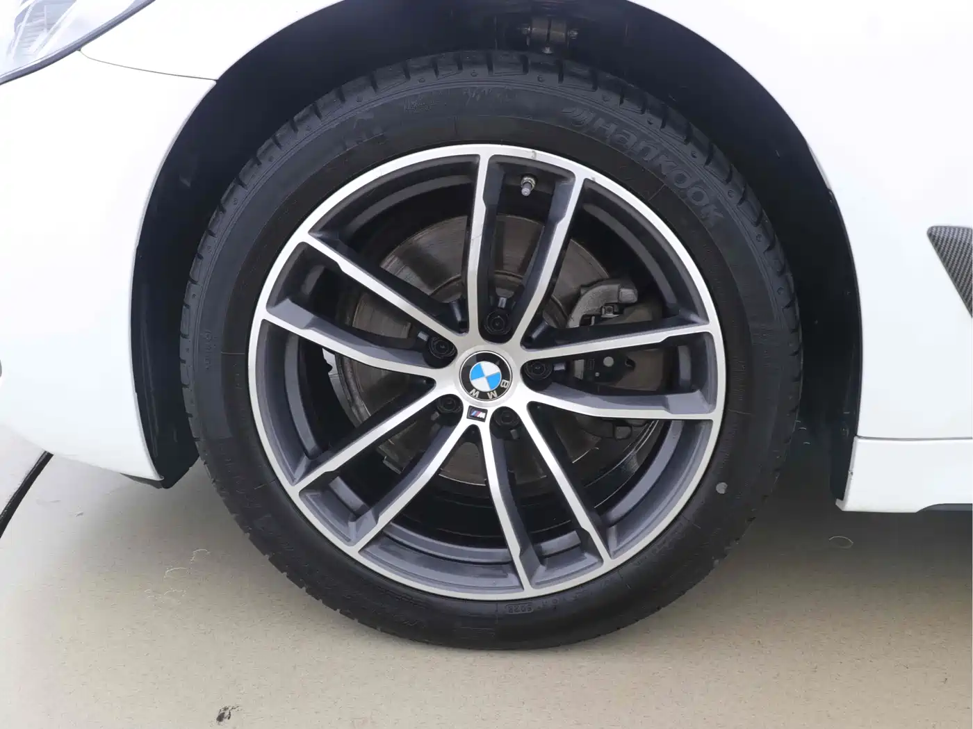 BMW 5 Series 2022 525Li M Sport Package фото 11