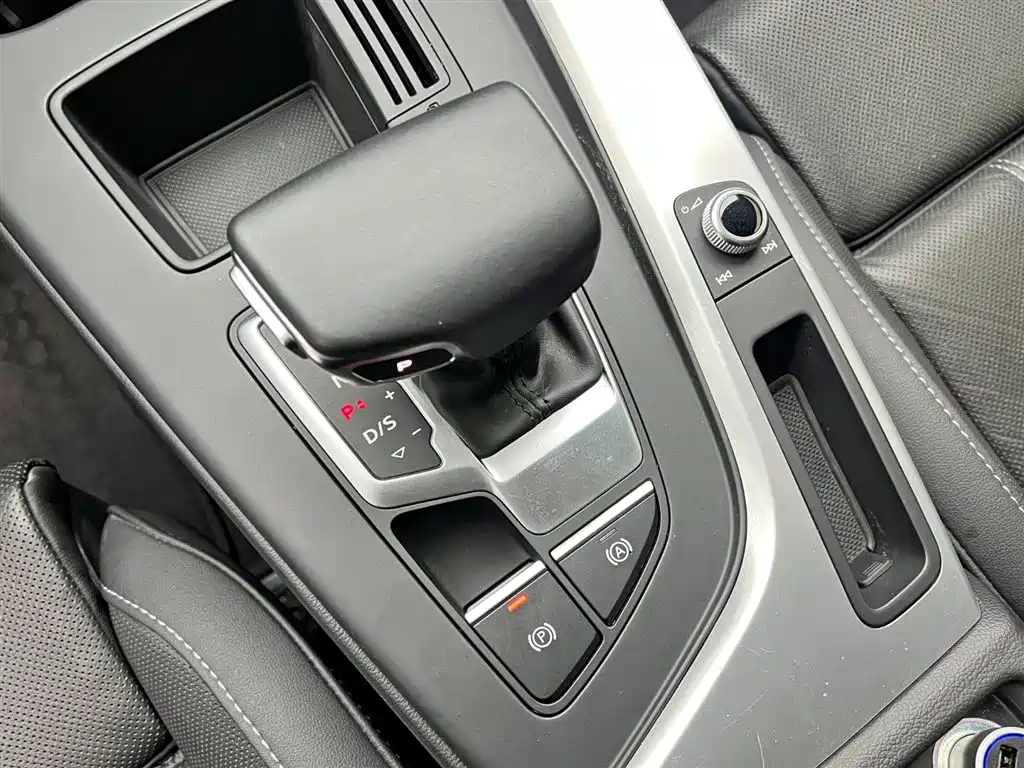 Audi A4L 2020 40 TFSI Fashion Dynamic Edition фото 17