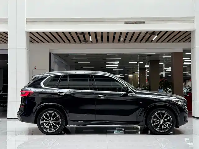 BMW X5 (Import) 2019 xDrive30i M Sport Package — фото 4