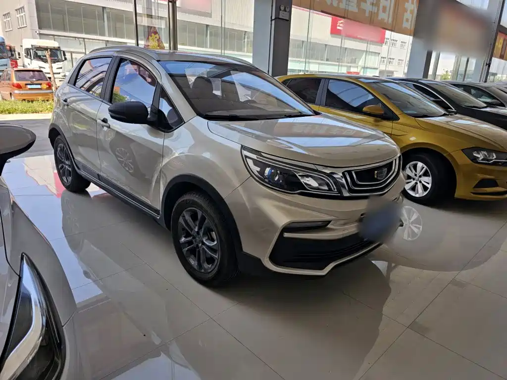 Фото 6 - Geely Vision X3