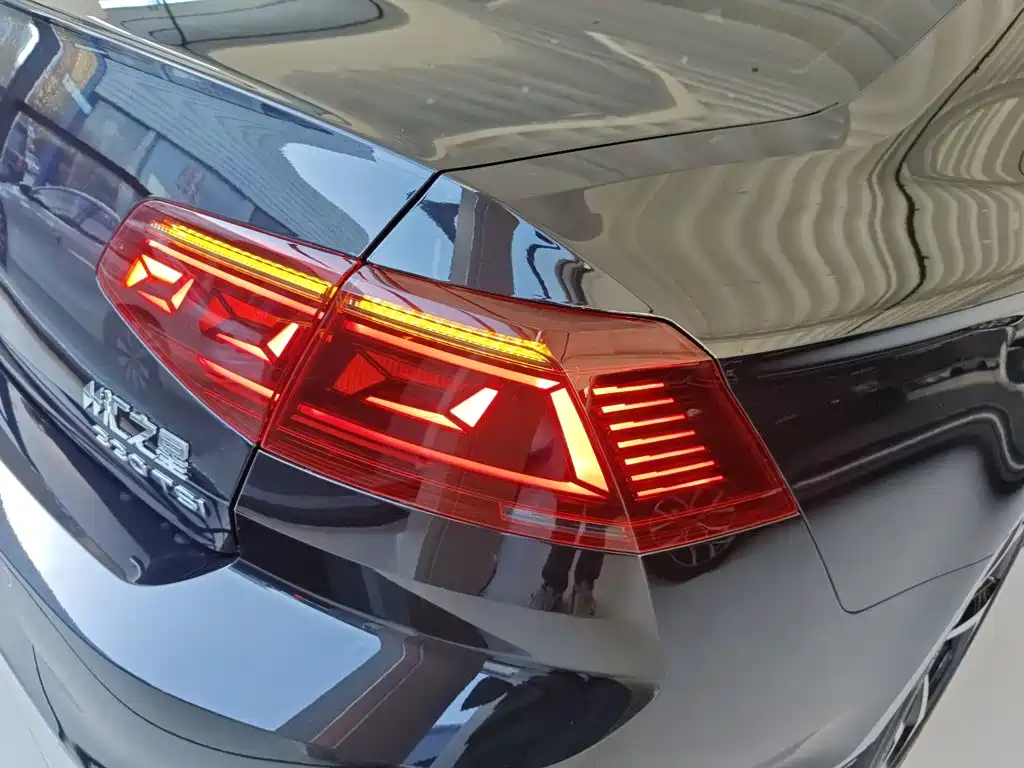 Volkswagen Magotan 2025 2025 Popular Edition 330TSI DSG Luxury