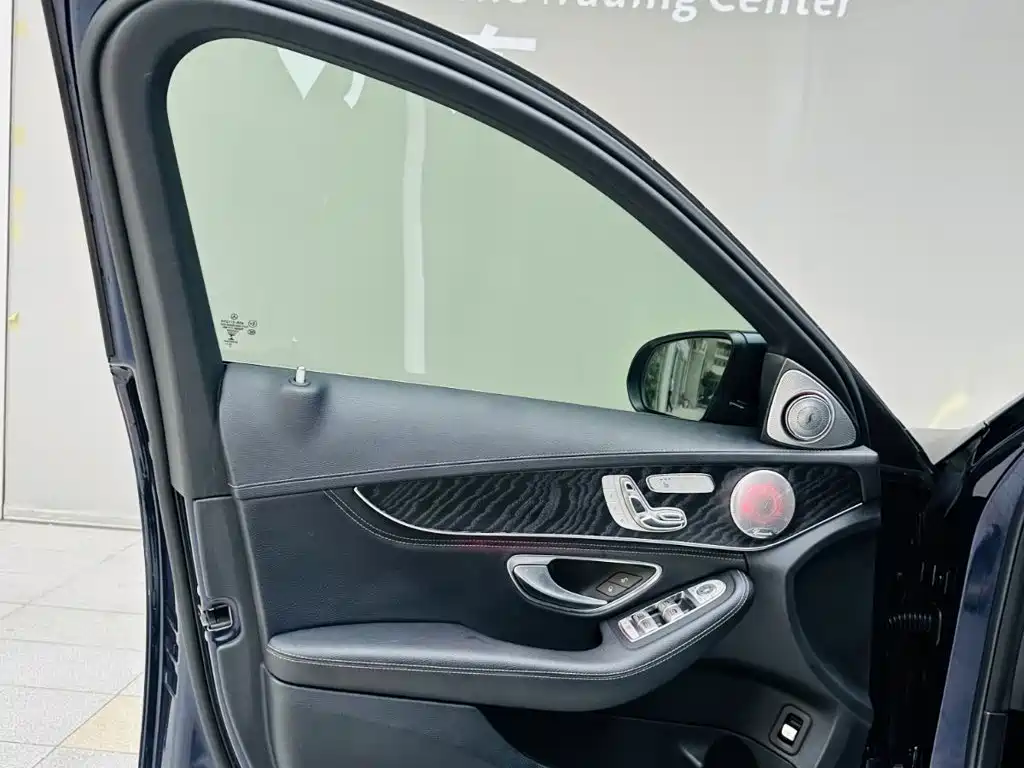 Фото 20 - Mercedes-Benz C-Class