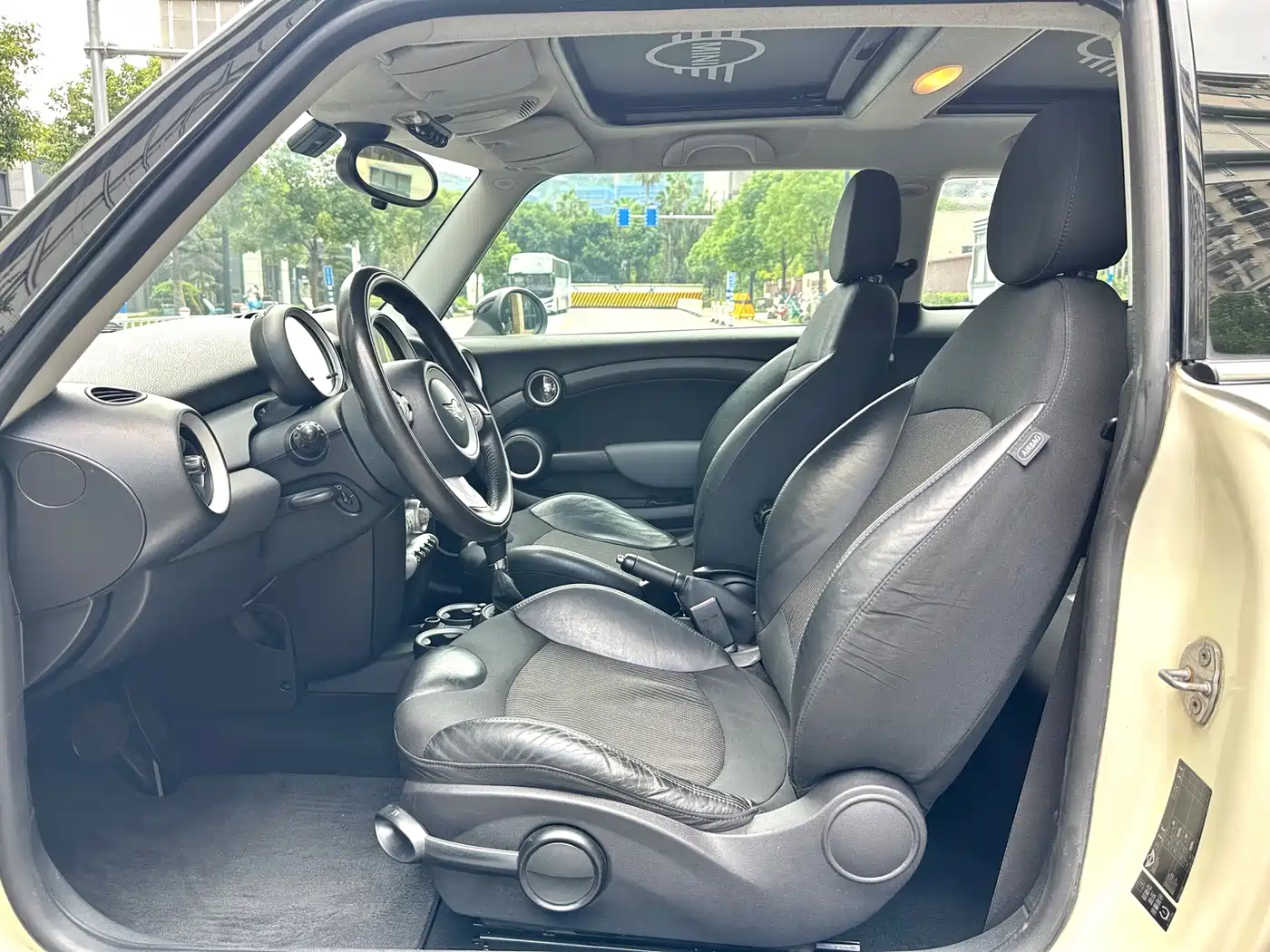 MINI MINI 2010 2007 Model 1.6L COOPER Excitement