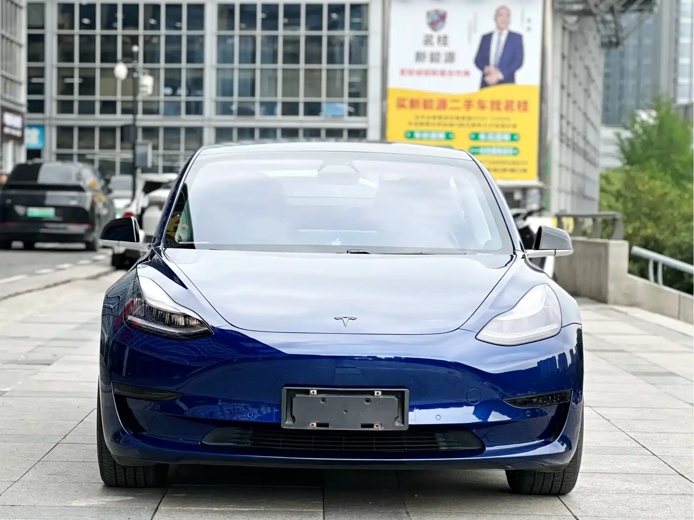 TESLA MODEL 3