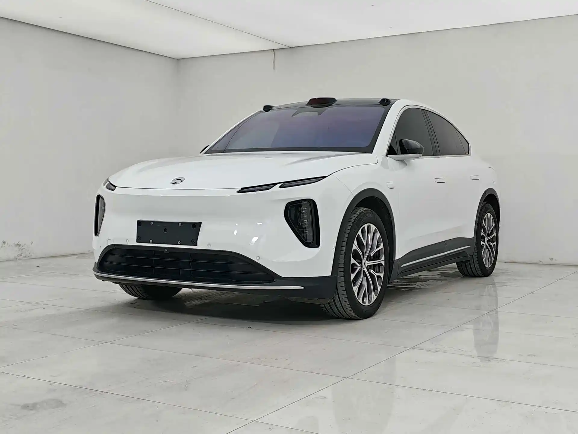 Фото 1 - NIO EC6