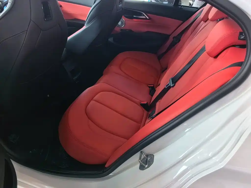 BMW 1 Series 2023 2022 125i M Sport Shadow Edition