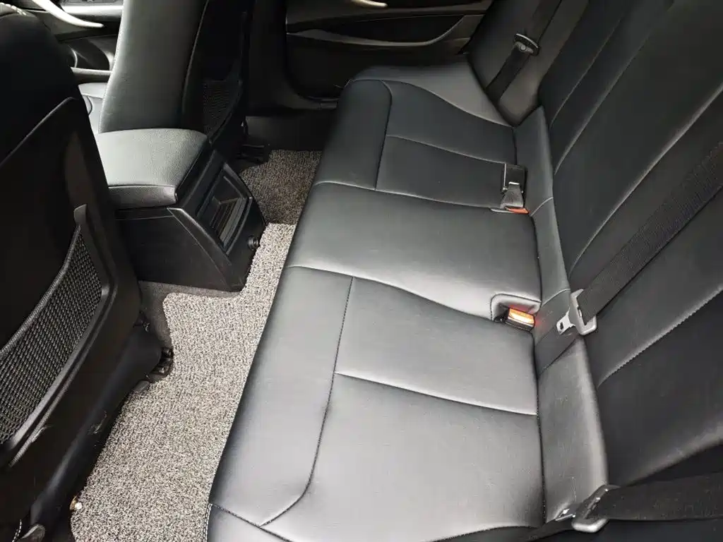 BMW 1 Series (Import) 2016 118i Leading фото 15