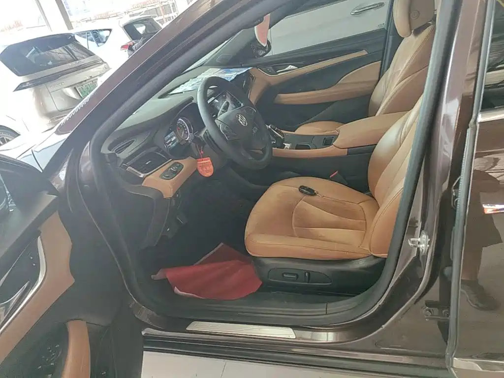 Photo 15 - Buick LaCrosse