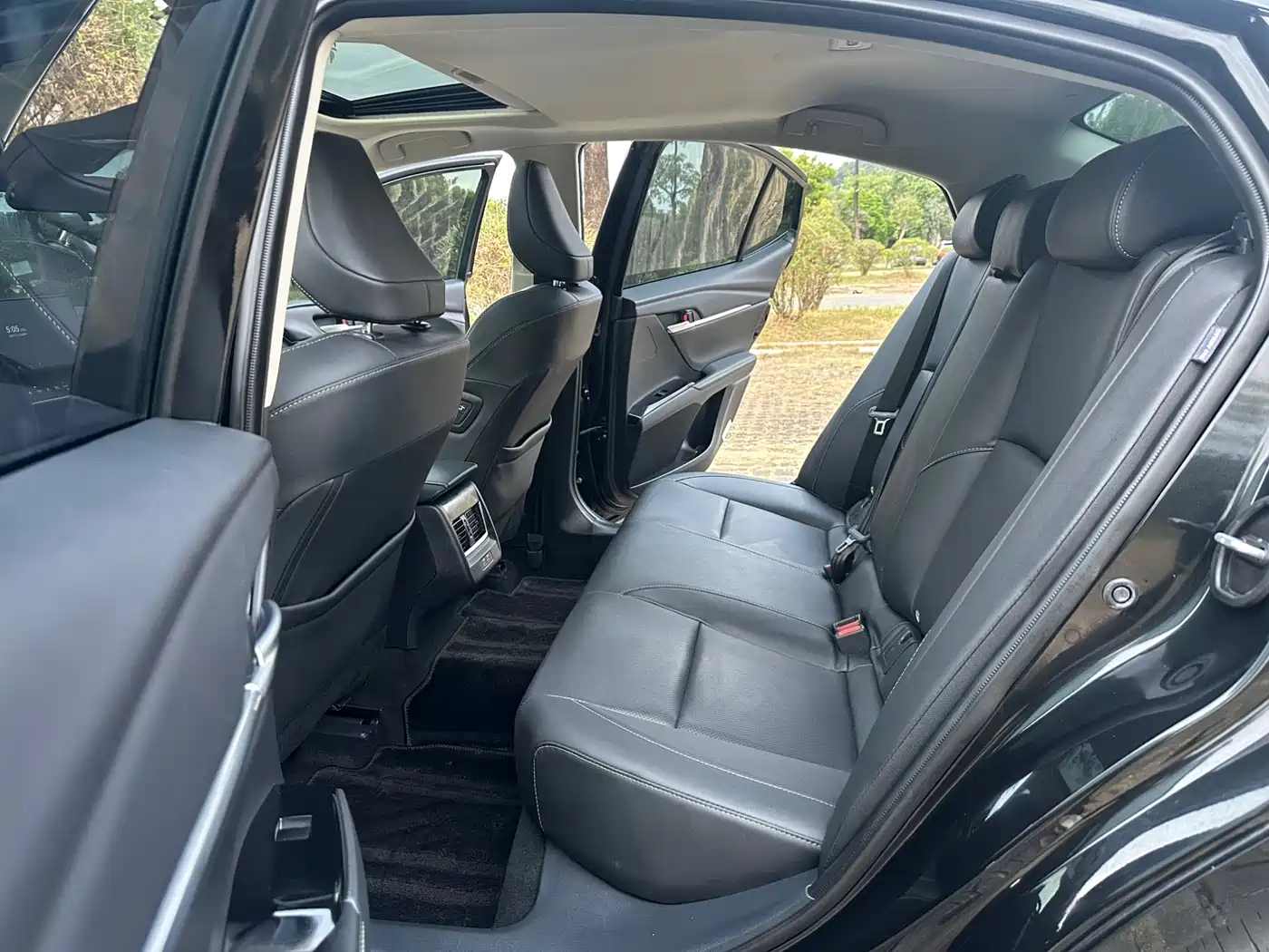 Toyota Camry 2024 2.0GVP Luxury Edition фото 9