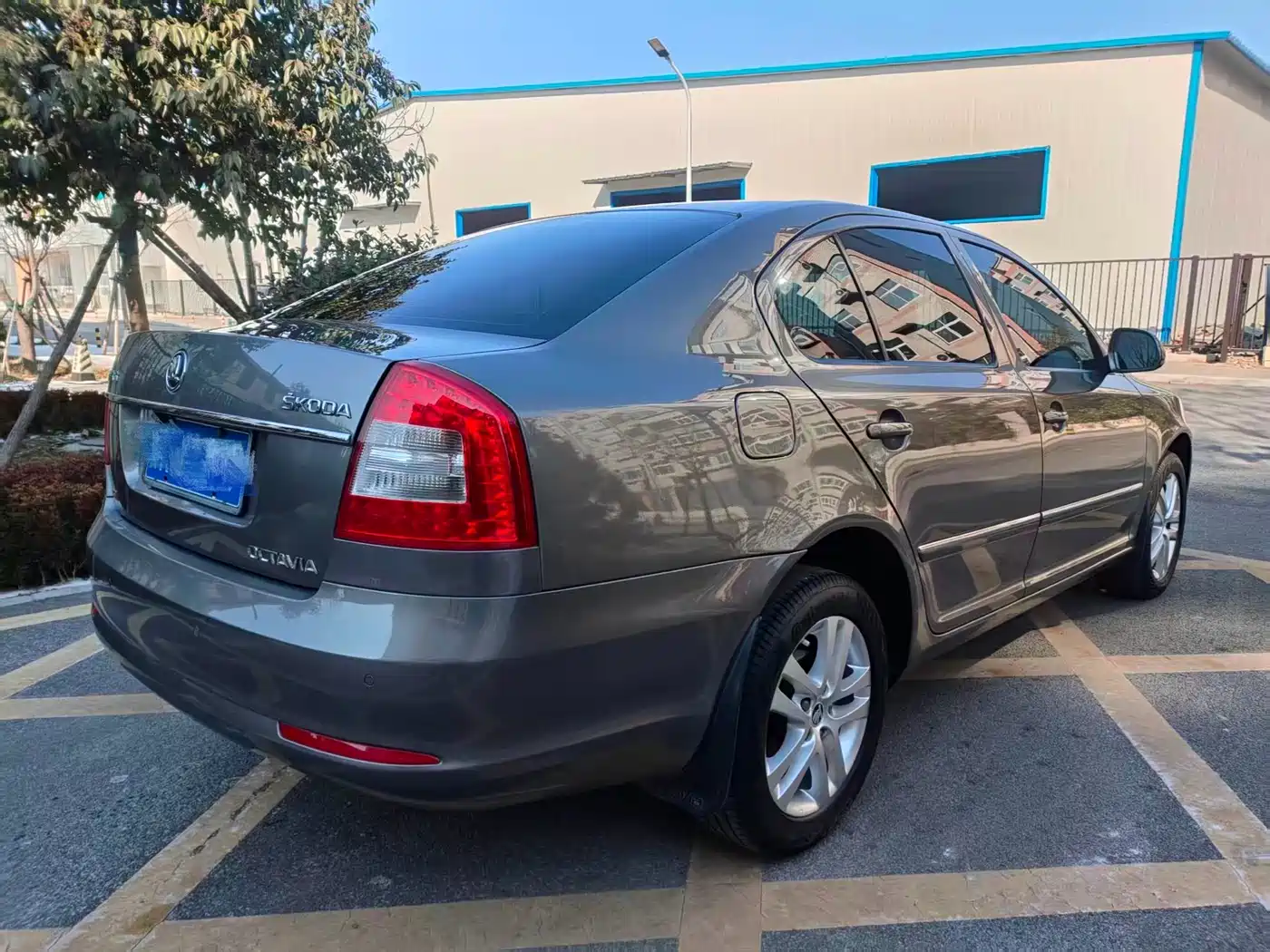 Škoda Octavia 2014 1.8TSI DSG Yijun Edition фото 4