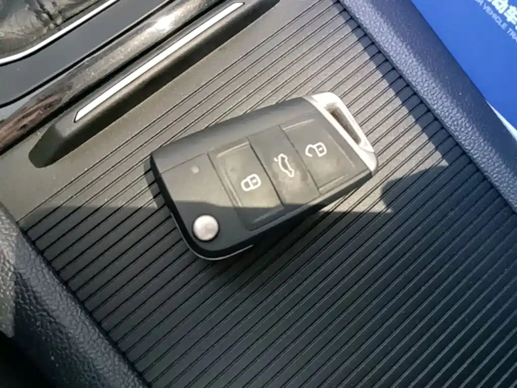 Volkswagen Sagitar 2021 280TSI DSG Surpassing Edition фото 9