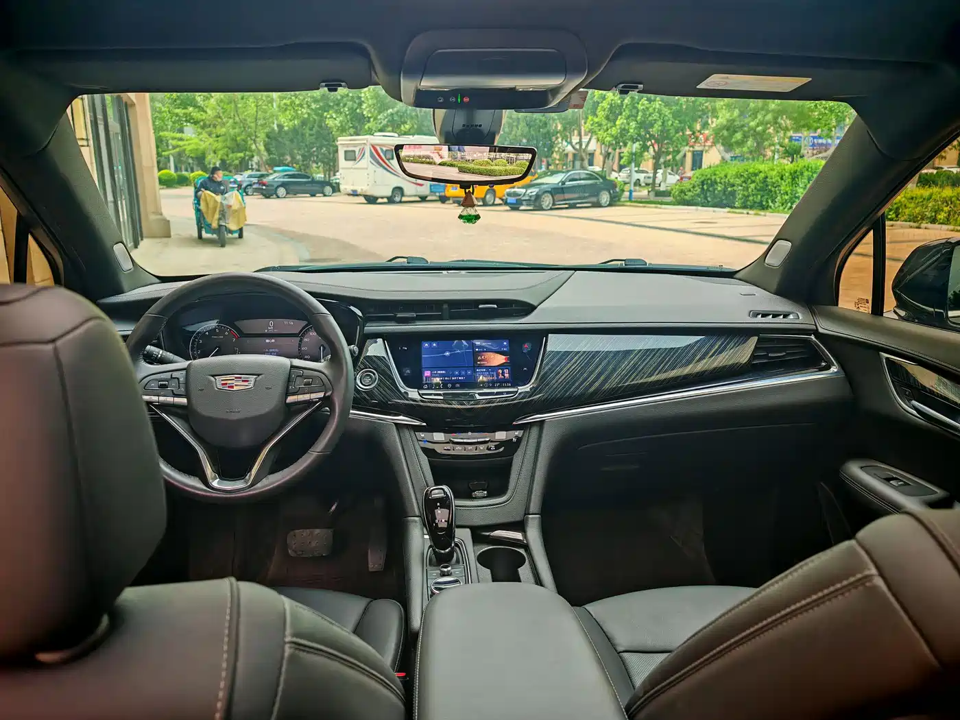 CADILLAC XT6