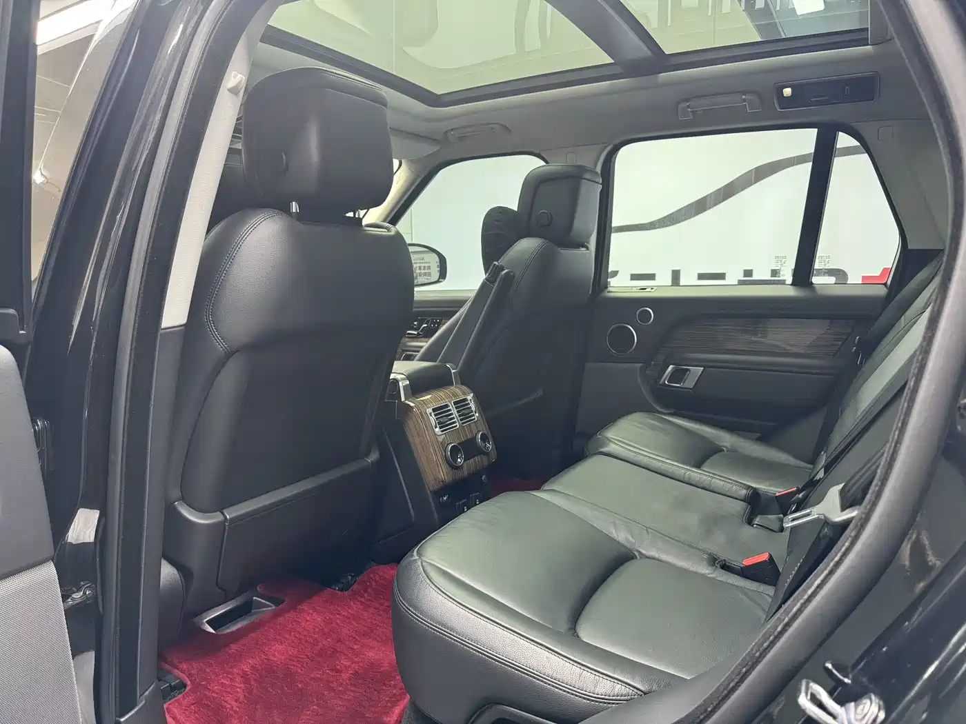 Land Rover Range Rover 2018 3.0 SC V6 Vogue Heritage Edition фото 15