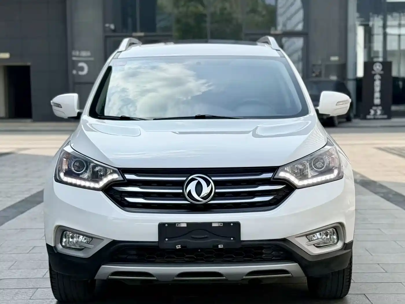 Dongfeng Aeolus Dongfeng Fengshen AX7 2016 2015 2.3L Automatic Premium