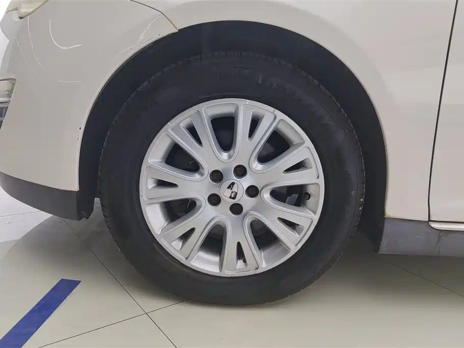 Roewe 550 2012 2012 550 1.8L Auto Value Edition
