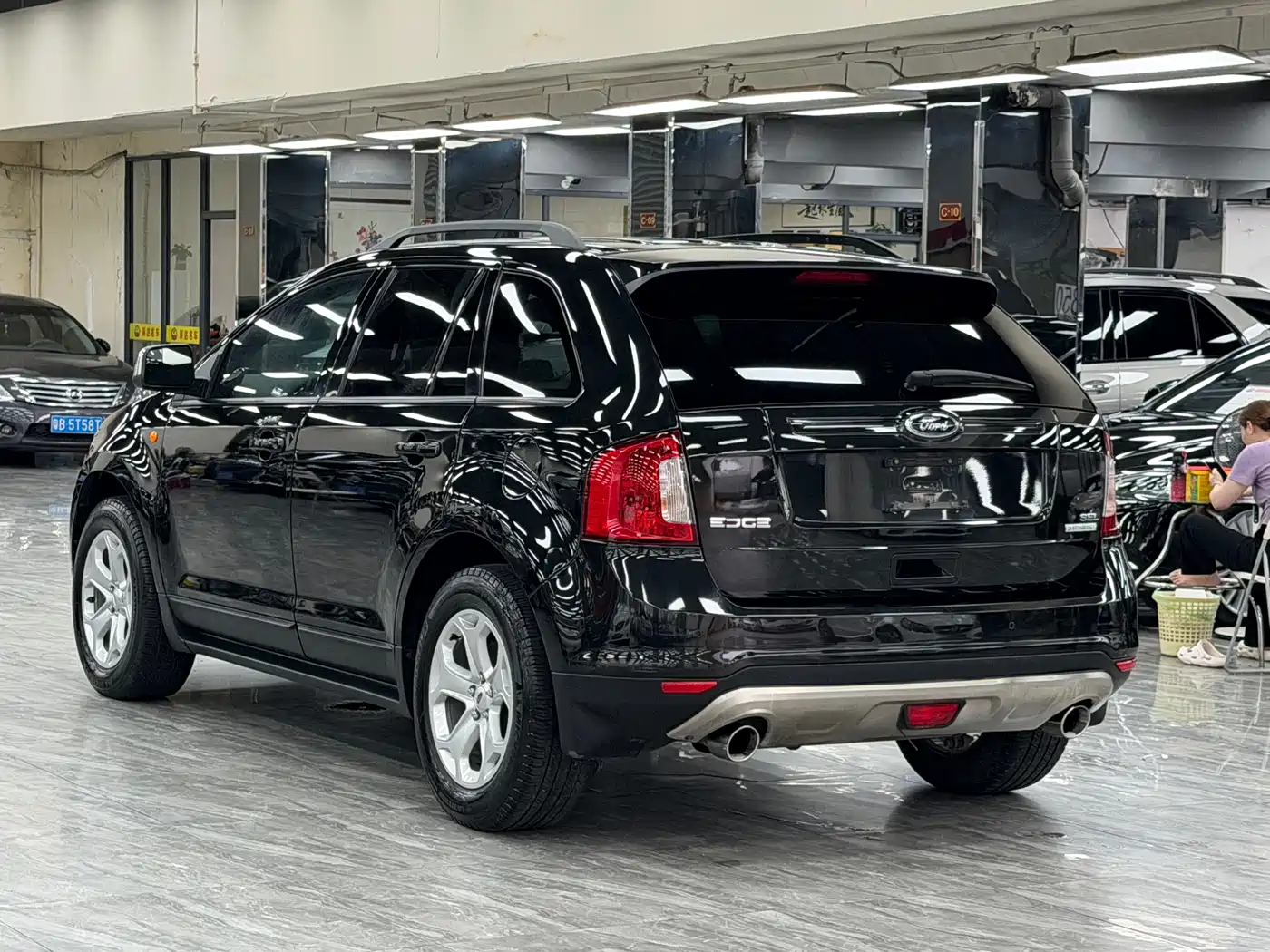 Ford Edge (Import) 2012 2.0T Elite фото 12