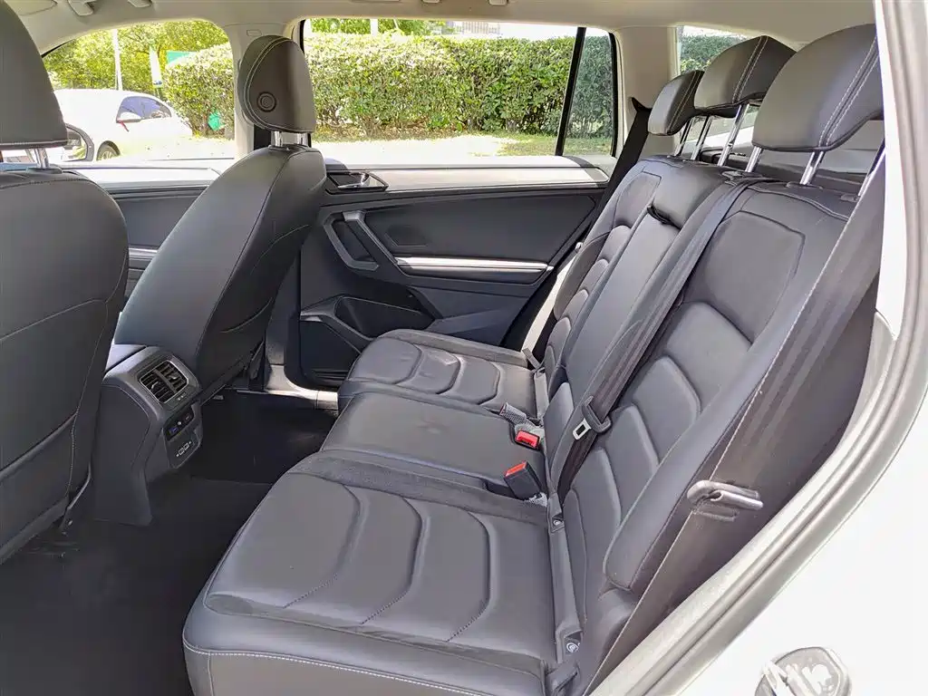 Volkswagen Tiguan L 2019 330TSI Auto 2WD Panorama Comfort Edition China V фото 8