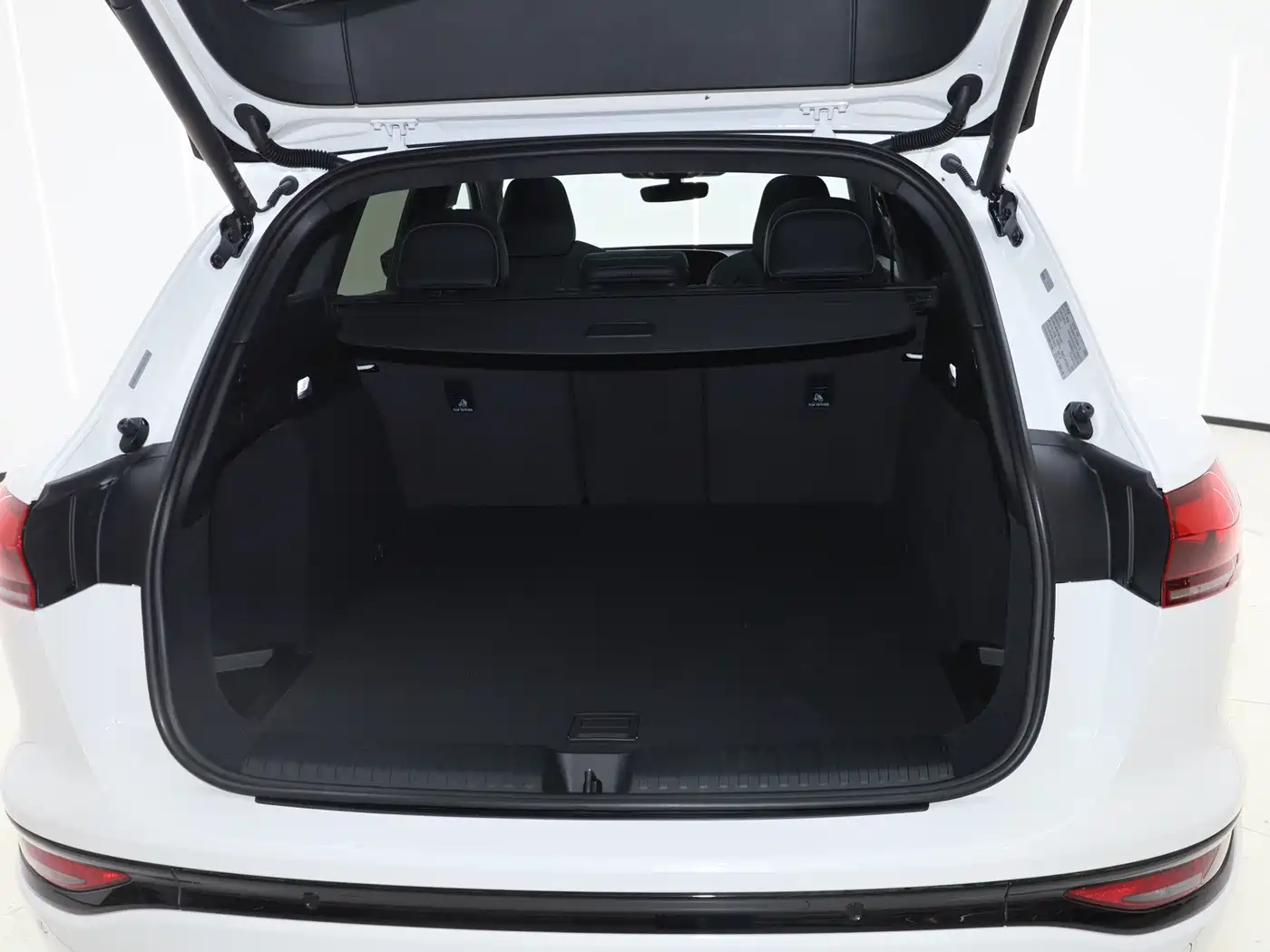 Audi Q6L e-tron 2025 Model Pioneer Edition фото 10