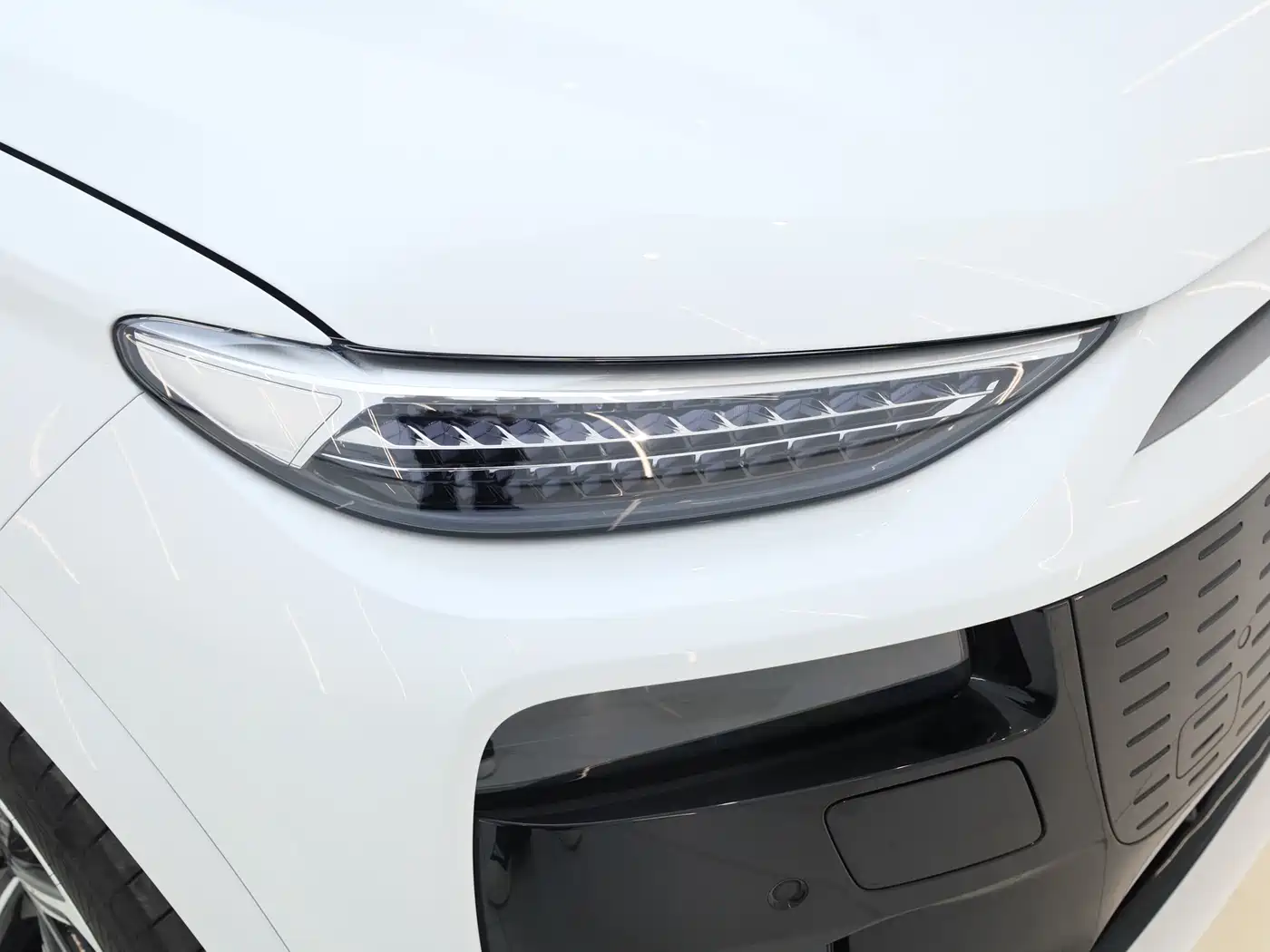 Audi Q6L e-tron 2025 Model Pioneer Edition фото 13
