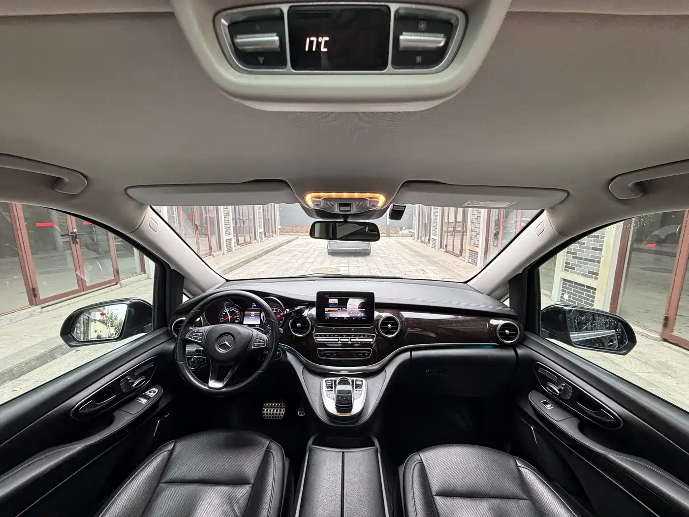 Mercedes-Benz V-Class 2017 Model V 260 Premium Edition фото 13
