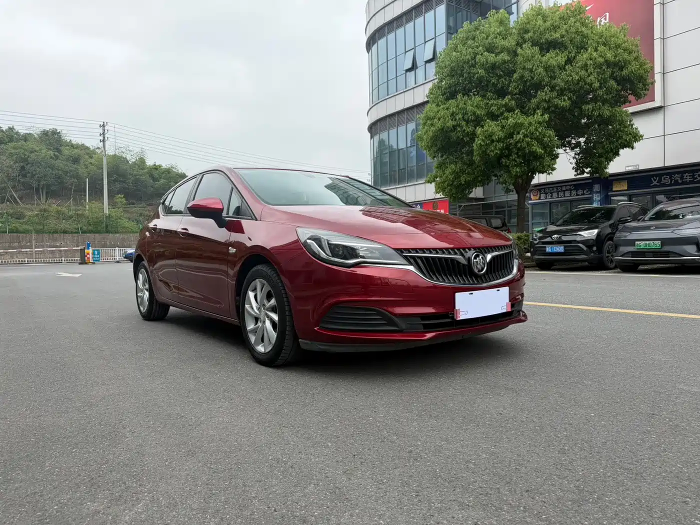Buick Verano 2018 Hatchback 15S Automatic Leading фото 3
