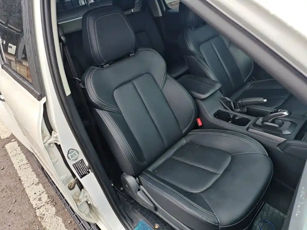 Jiangling Yuhu 7 2023 2022 2.0T Automatic Diesel 4WD Comfort Standard Wheelbase