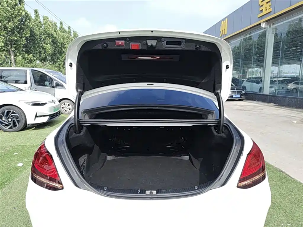 Mercedes-Benz C-Class 2020 Facelift C 260 L Sport фото 19